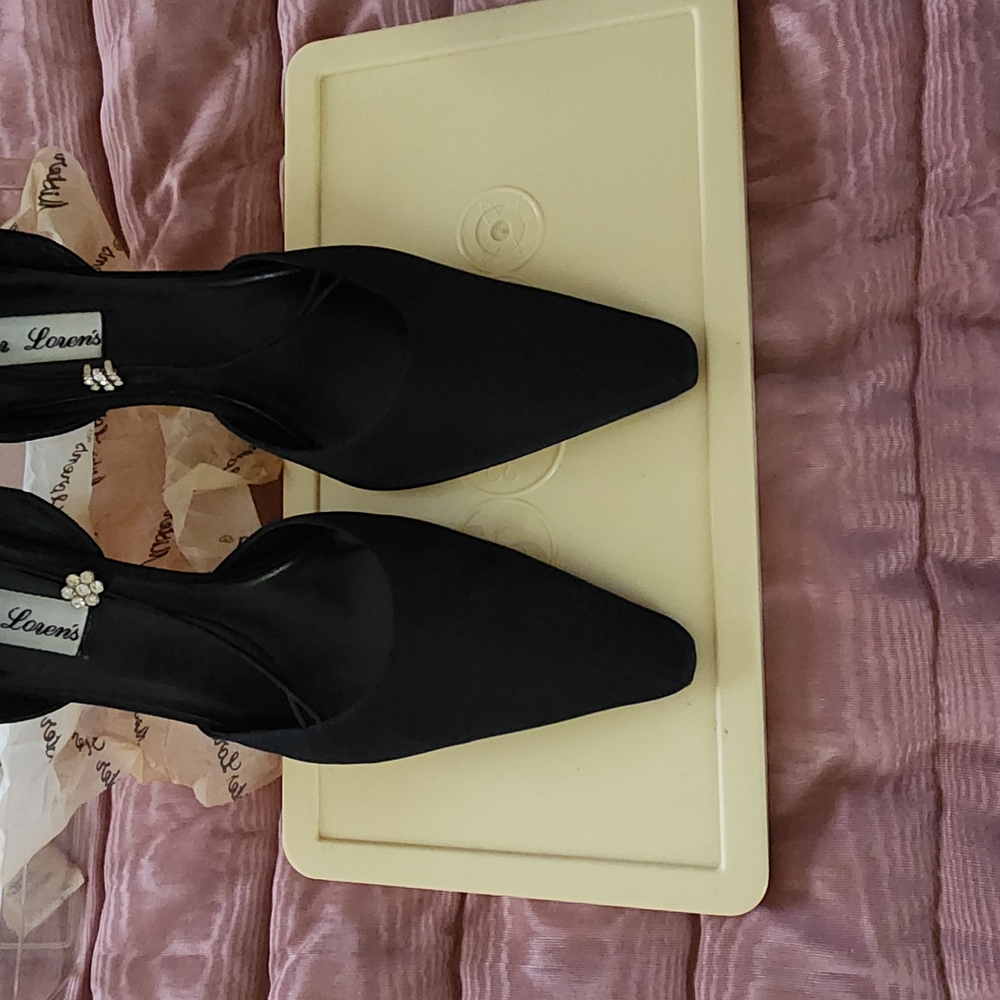 Black Elegant Heels with Pointed Toe